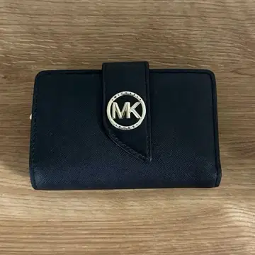 MICHAEL KORS 이단 접이식 지갑 블랙