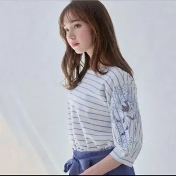 새상품 완판템 마가렛 자수 돌먼 티셔츠