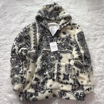 새상품 TYGHUS 타이거스 집업 후드티 반다나 패턴 보아