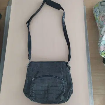 그레이 크로커다일풍 숄더백