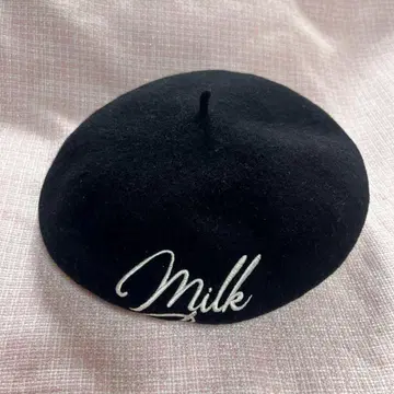 MILKBOY 블랙 베레모