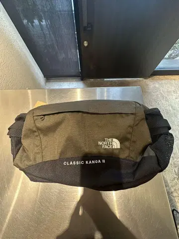THE NORTH FACE 클래식 캥거 II 8L 미사용품