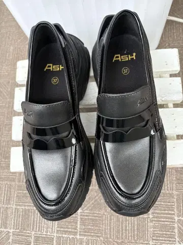 애쉬 블랙 로퍼 37