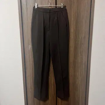 AKTE 다크 브라운 테이퍼드 팬츠 셋업 가능