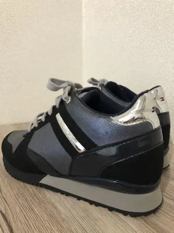 새상품급 타미힐피거 TOMMY HILFIGER 스니커즈 신발