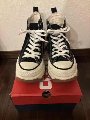 CONVERSE 블랙 통굽 하이컷 스니커즈
