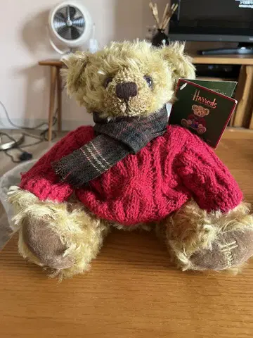 Harrods 봉제 인형 빨간색 스웨터 이어 베어