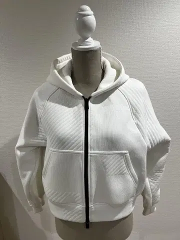 타트라스 후드티