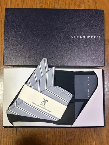 ISETAN men's 양말 2켤레 & 손수건 1개 세트