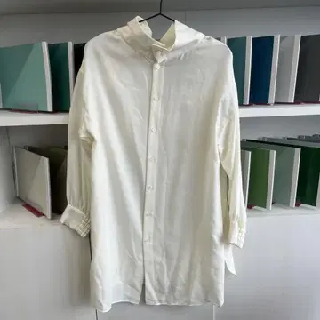 화이트 셔츠 개더 소매