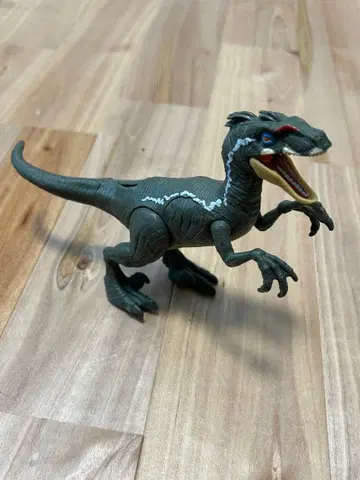 벨로키랍토르 쥬라기 월드 소리 나는 완구