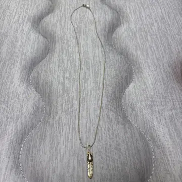 실버 깃털 모티브 목걸이