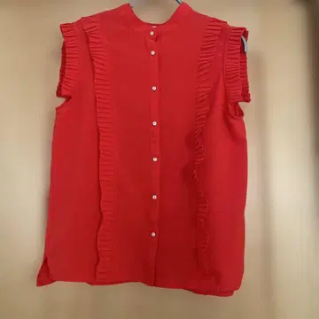 프릴 달린 빨간색 슬리브리스 셔츠