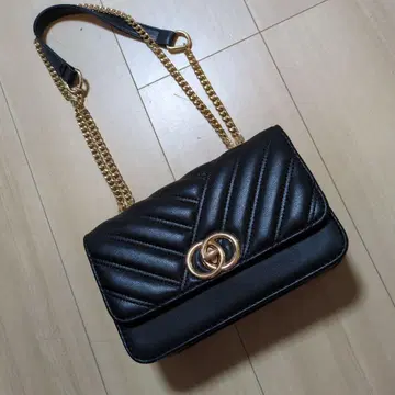 블랙 퀼팅 숄더백