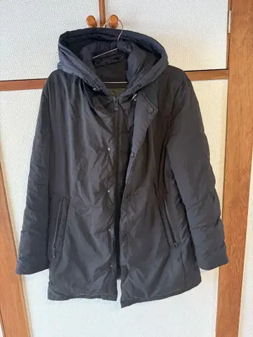 LAWSITON 블랙 후드 부착 다운 자켓
