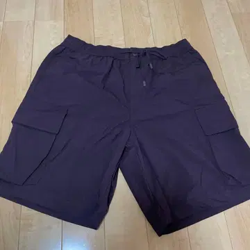 UNIQLO C 다크 퍼플 와이드 핏 카고 숏팬츠 L