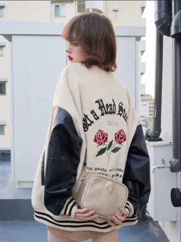 [ 격렬하게 귀여운 ] EVRIS 오리지널 그래픽 바시티 자켓