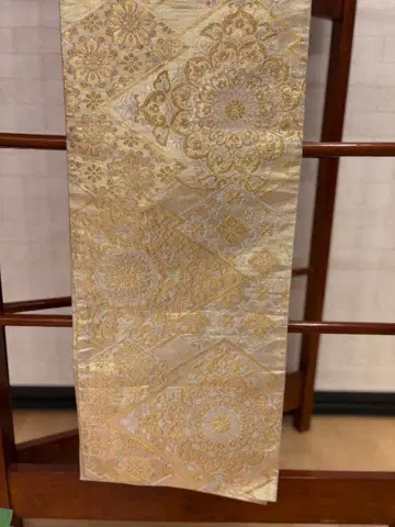 골드 컬러 계열 후쿠로 오비 꽃무늬 기하학 패턴