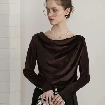 BONLECILL noir 드레이프 디자인 벨로아 풀오버 브라운