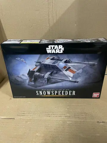 스타 워즈 스노우스피더 1/48 스케일 프라모델