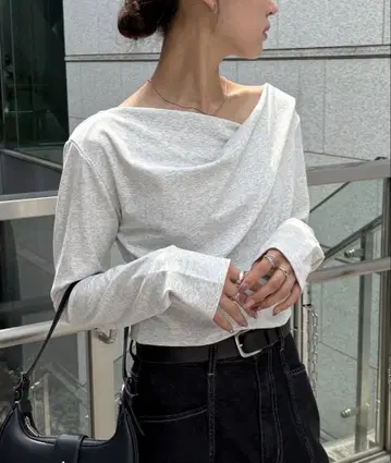 NOGLE 오프숄더 그레이 긴팔 티셔츠