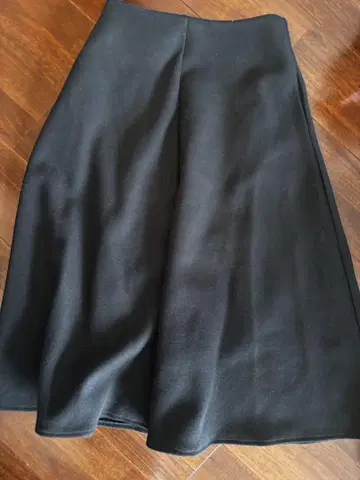 울 따뜻한 블랙 플레어 스커트 벌스데이 바쉬 깔끔한 A라인