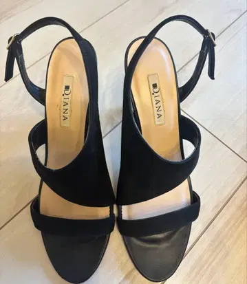 DIANA 블랙 스웨이드 힐 약 8cm