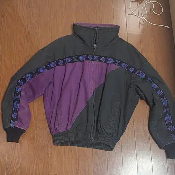 구제 의류 하이넥 블루종 짧은 기장 실루엣 90s풍 컬러링