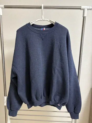 러셀 애슬레틱 다크 블루 맨투맨