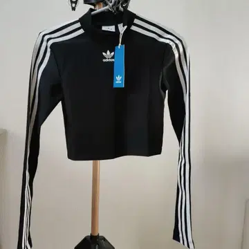 adidas 크롭 롱티 블랙/화이트 S 미사용 새상품 완판템