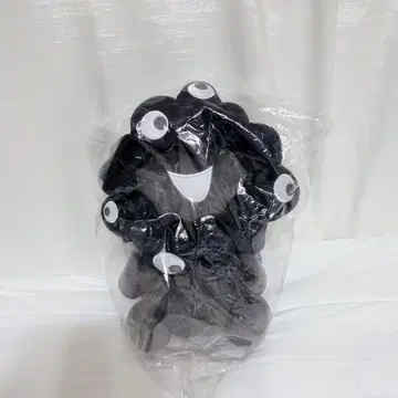 블랙 미야쿠미야쿠 봉제 인형 앉은 M