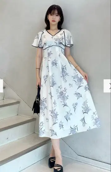 Mercuryduo 플레어 슬리브 플라워 원피스 화이트