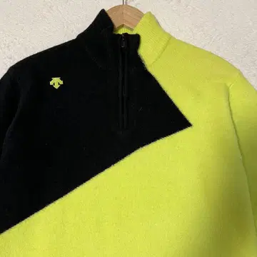 데상트 골프 하프 지퍼 니트 스웨터