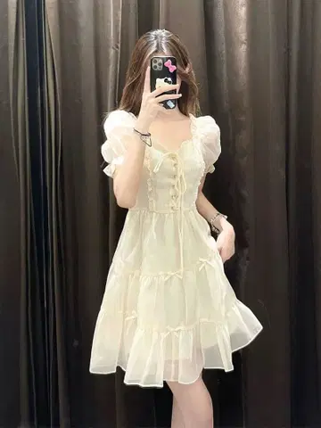 미니 기장 레이스 드레스, 심플하고 매력적인 모임 파티 코디에 최적