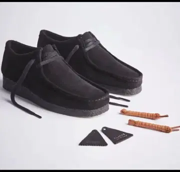 Clarks Wallabee 블랙 모카신