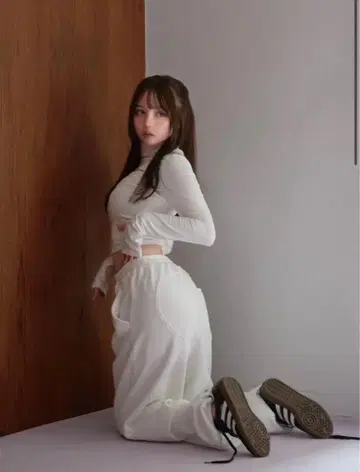 andmary heart hip sweat pants White