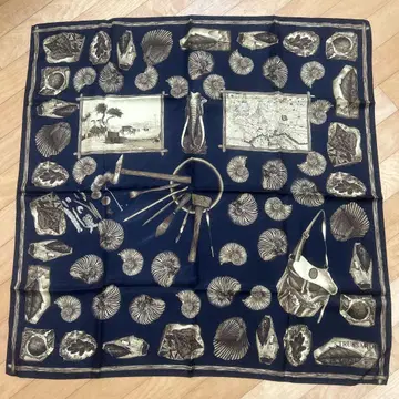 트루사르디 스카프 실크 100% 이탈리아제 새상품