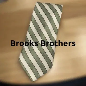 Brooks Brothers 그린과 화이트 스트라이프 고급 넥타이