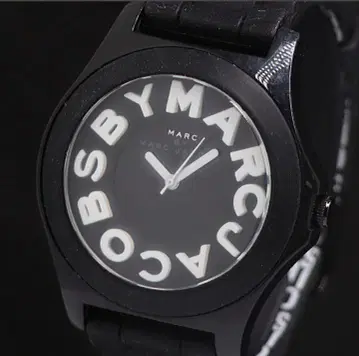 MARC BY MARC JACOBS 블랙 손목시계 작동품