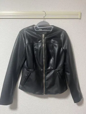 ZARA 블랙 가죽 자켓 M