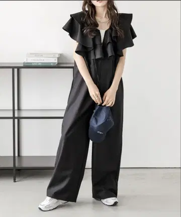 AMELY 프릴 디자인 올인원 블랙 새상품급 고급