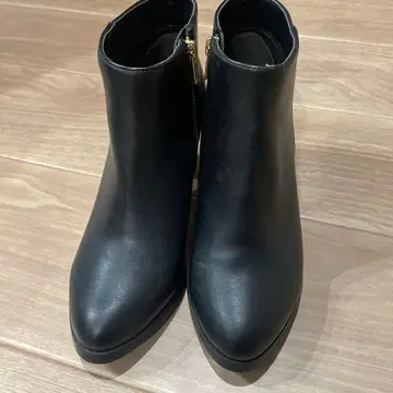 블랙 앵클부츠 사이드 지퍼 L 사이즈(24-25cm) 상자 없음