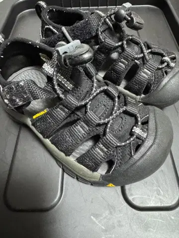 몇 회 사용 [새상품급] Keen 샌들 16cm 블랙 아웃도어 샌들