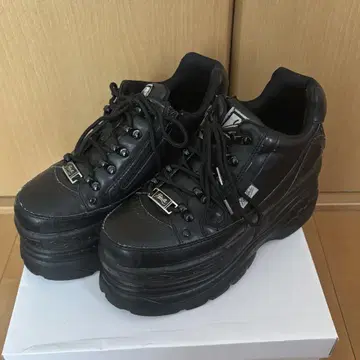 [ YOSUKE/요스케 ] 통굽 레이스업 스니커즈 24cm