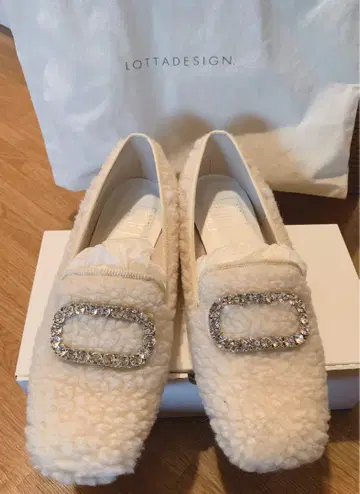 LOTTA DESIGN 아이보리 로퍼