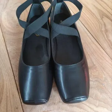 블랙 스트랩 발레 슈즈 25.5cm