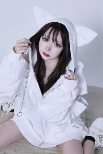 PSYNYXX 고양이 귀 후드티 화이트