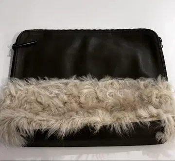 3.1 Philip lim 필립림 퍼 달린 카키 가죽 클러치백