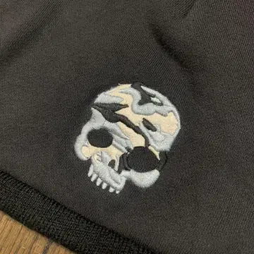 하이드로겐 니트 모자 비니 블랙 컬러 카모플라쥬 자수