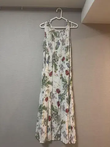 UNIQLO 이네스 트위스트 플리츠 원피스